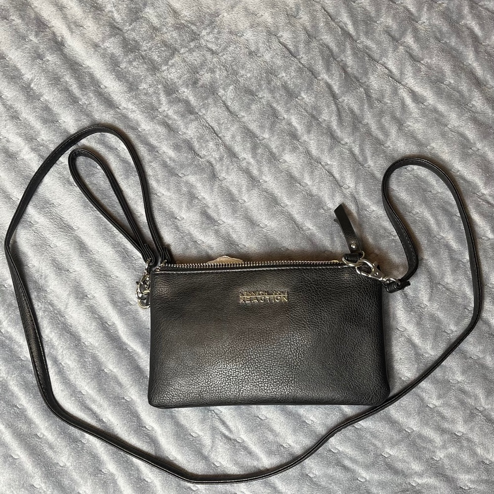 Kenneth Cole Reaction KN1716 Double Trouble Cross body Bag